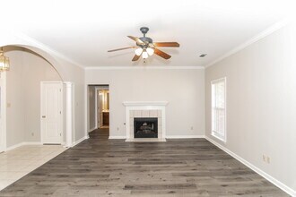 5033 Thornebrook Cove in Arlington, TN - Foto de edificio - Building Photo