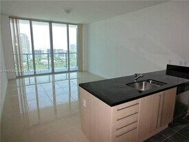 79 SW 12th St, Unit 3502 in Miami, FL - Building Photo