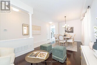 2355 Pilgrim Square in Oshawa, ON - Building Photo - Building Photo