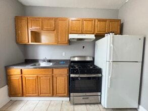 296 Wainwright St, Unit B3 in Newark, NJ - Foto de edificio - Building Photo