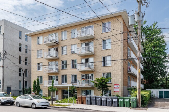 12024 Lachapelle Rue in Montréal, QC - Building Photo - Building Photo