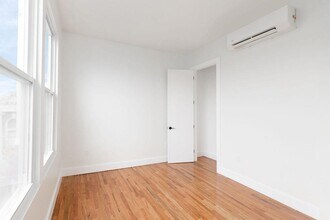 120 Bowers St in Jersey City, NJ - Building Photo - Building Photo