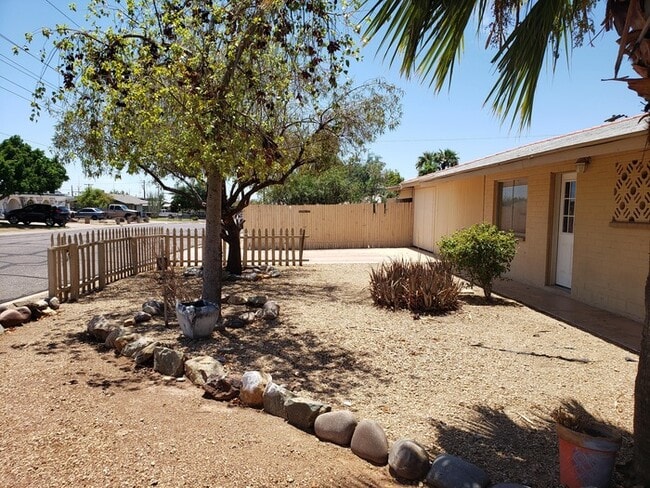 property at 841 E Cinnabar Ave