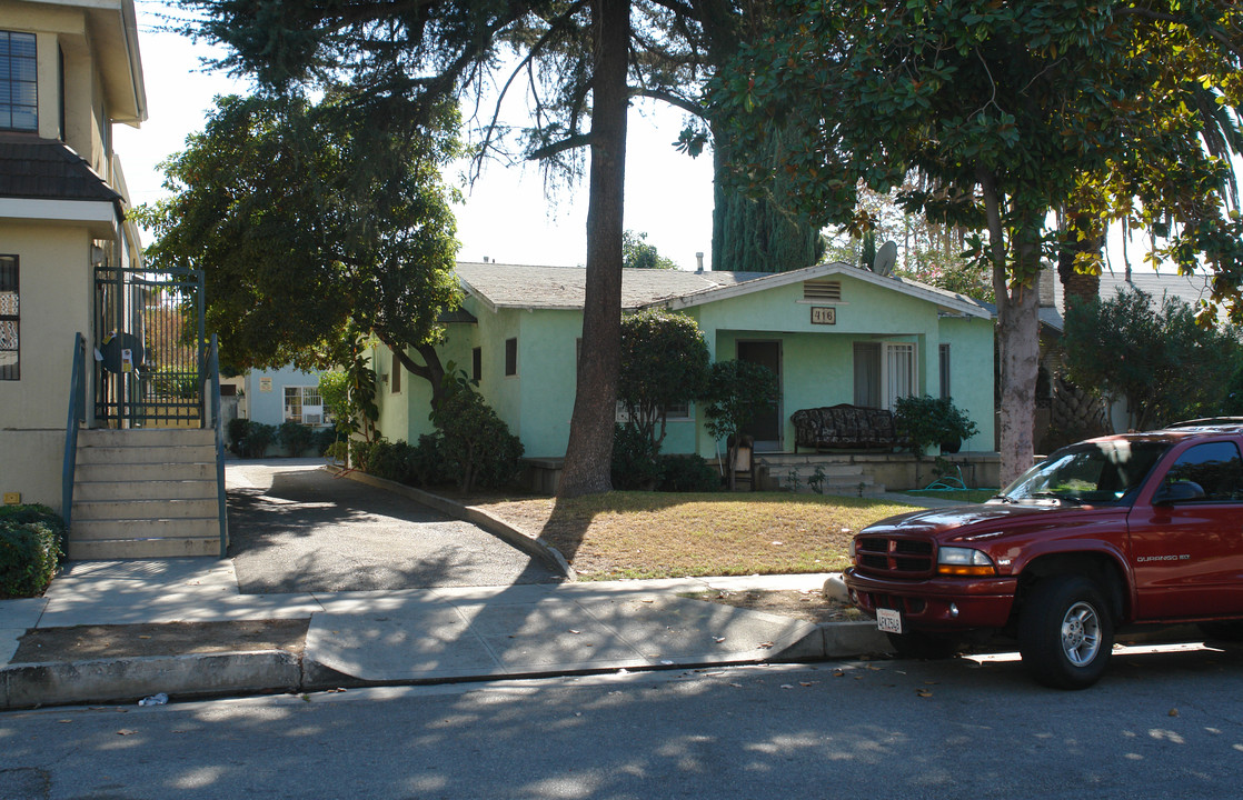 416 W Dryden St in Glendale, CA - Building Photo