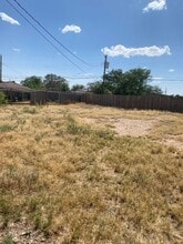 704 S Clay St in Midland, TX - Foto de edificio - Building Photo