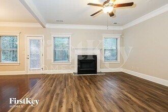 139 Village Park Dr in Newnan, GA - Foto de edificio - Building Photo