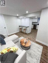 42 E 41st St in Hamilton, ON - Building Photo - Building Photo