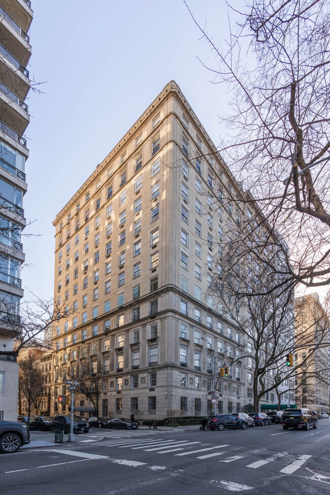 920 Fifth Ave in New York, NY - Building Photo - Building Photo