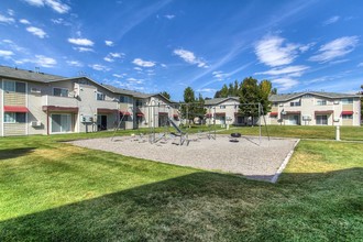 Meadow Wood Apartments in Idaho Falls, ID - Building Photo - Building Photo