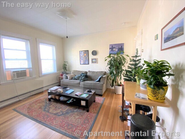 property at 10 Craigie St