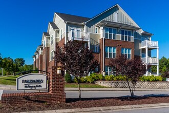 Palisades at Legacy Oaks in Knightdale, NC - Foto de edificio - Building Photo