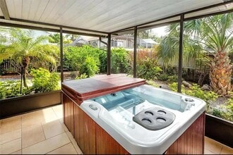 244 Myrtle Ct in Palm Harbor, FL - Building Photo - Building Photo