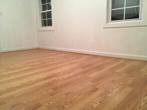 325 Charles St in Rockville, MD - Building Photo - Building Photo