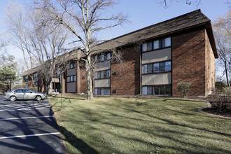 Maple Park in Naperville, IL - Building Photo - Building Photo