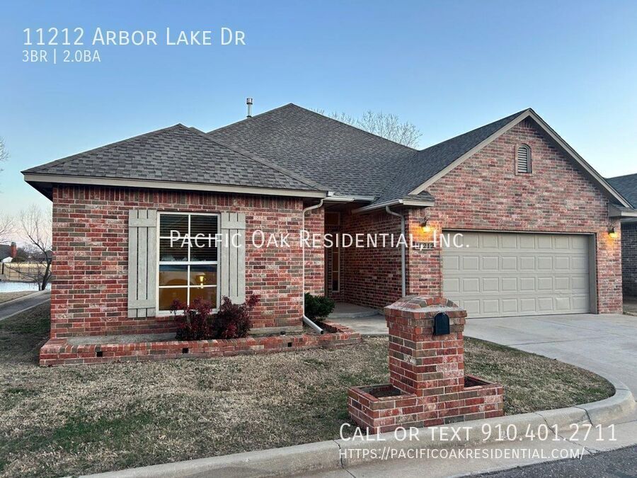 11212 Arbor Lake Dr in Oklahoma City, OK - Building Photo