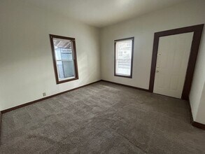 1205 W Taylor St in Bloomington, IL - Building Photo - Building Photo
