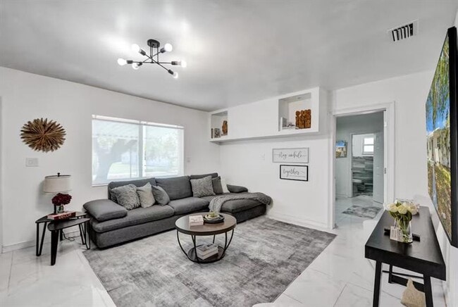 2001 Washington St in Hollywood, FL - Building Photo - Building Photo