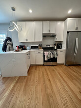 99 Kilsyth Rd, Unit 3 in Boston, MA - Foto de edificio - Building Photo