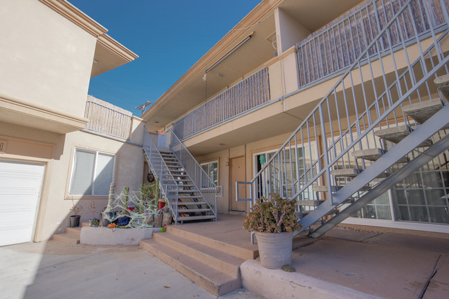 Loma Lane Apartments in San Clemente, CA - Building Photo - Building Photo