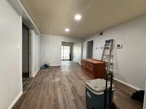 860 S Scott St in Del City, OK - Building Photo - Building Photo