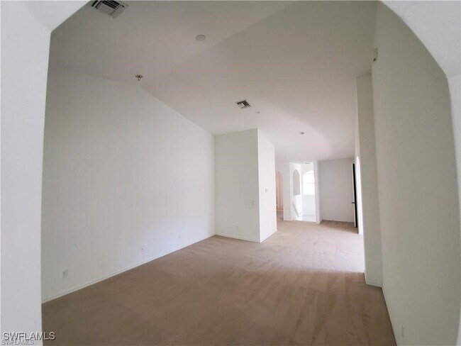 property at 1425 Mariposa Cir