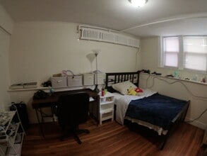 231 Freeman St, Unit B in Brookline, MA - Foto de edificio - Building Photo