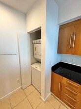 325 Biscayne Blvd in Miami, FL - Building Photo - Building Photo