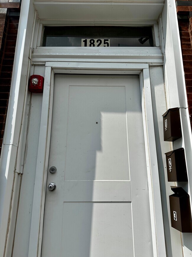 1825 W Master St photo'