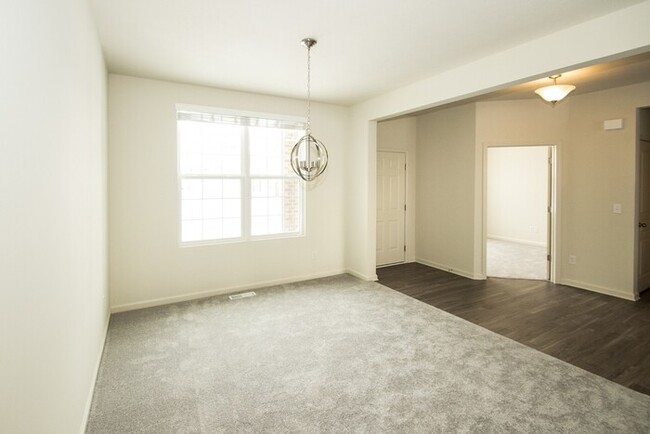 933 Plunkett Ave in Westfield, IN - Building Photo - Building Photo