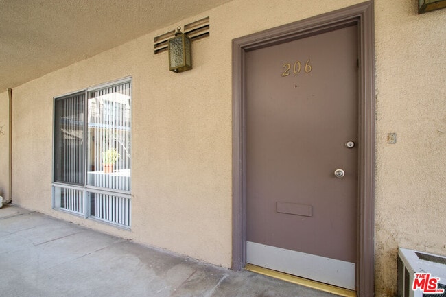 1140 N Clark St in West Hollywood, CA - Building Photo - Building Photo