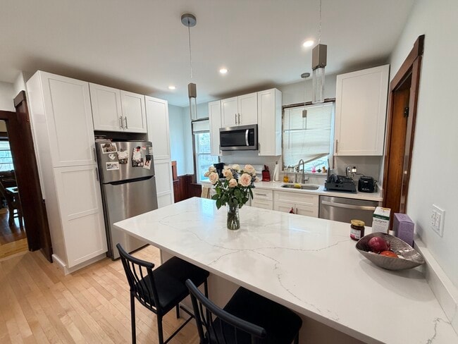 6 Orange St in Waltham, MA - Building Photo - Building Photo