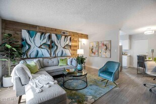 2627 N 45th Ave in Phoenix, AZ - Building Photo