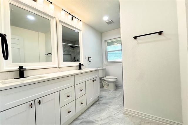 property at 2830 W Crawford St