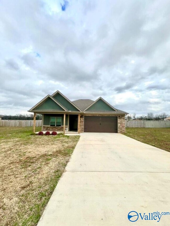 15100 Blackburn Rd in Athens, AL - Building Photo - Building Photo