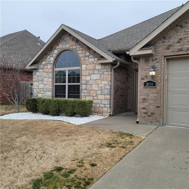 3800 SW Town Vu Rd in Bentonville, AR - Building Photo - Building Photo