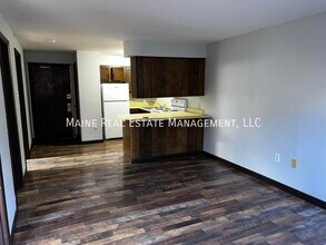 47 Sanford St in Bangor, ME - Building Photo - Building Photo