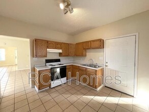 421 Leeds Ave in Indianapolis, IN - Building Photo - Building Photo