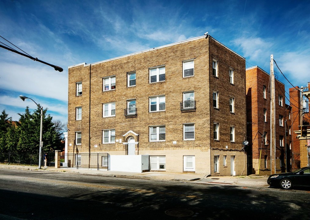 Addison Place in Baltimore, MD - Building Photo