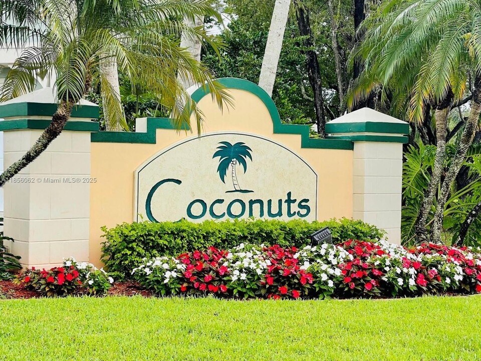 48 Whitehead Cir in Weston, FL - Foto de edificio