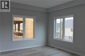 124 Compass Trail in Cambridge, ON - Building Photo - Building Photo