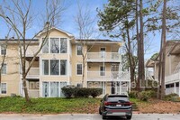 1702 Augusta Dr in Marietta, GA - Building Photo - Building Photo