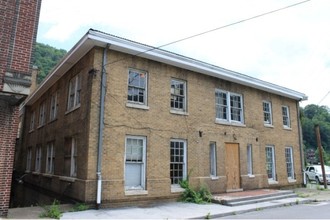 Buckingham Apartments in Welch, WV - Building Photo - Building Photo