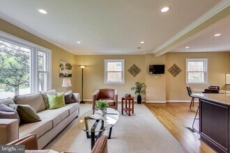 8008 Whittier Blvd in Bethesda, MD - Building Photo - Building Photo