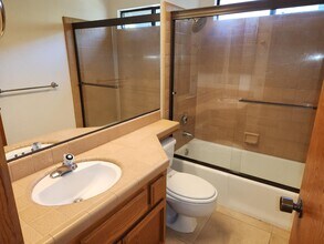 3185 W Spruce Ave in Fresno, CA - Building Photo - Building Photo
