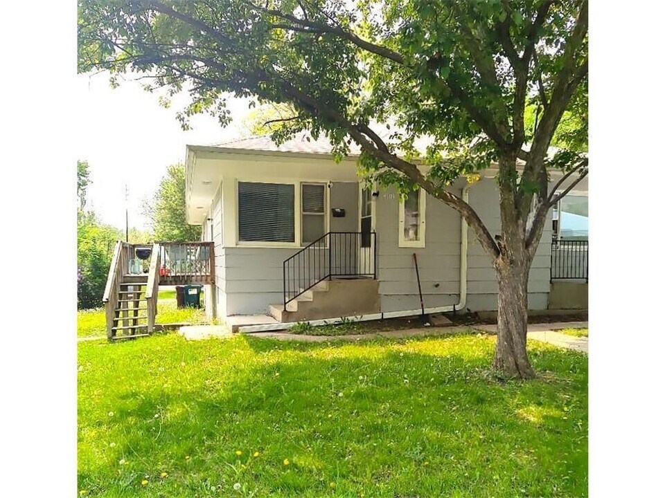 4101 Lowry Ave N in Minneapolis, MN - Building Photo