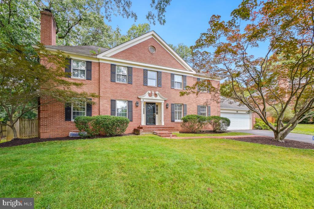 1210 Suffield Dr in McLean, VA - Building Photo
