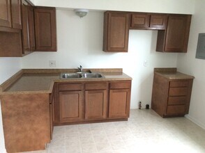 959 Lindsay Ave, Unit 959 in Akron, OH - Foto de edificio - Building Photo