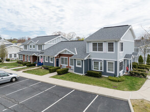 Liberty Landing in Lake Ronkonkoma, NY - Building Photo - Primary Photo