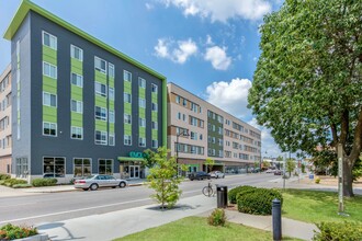 Storyboard at SIU in Carbondale, IL - Foto de edificio - Building Photo