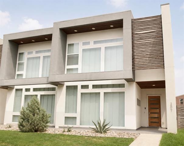 207 Adrian Dr